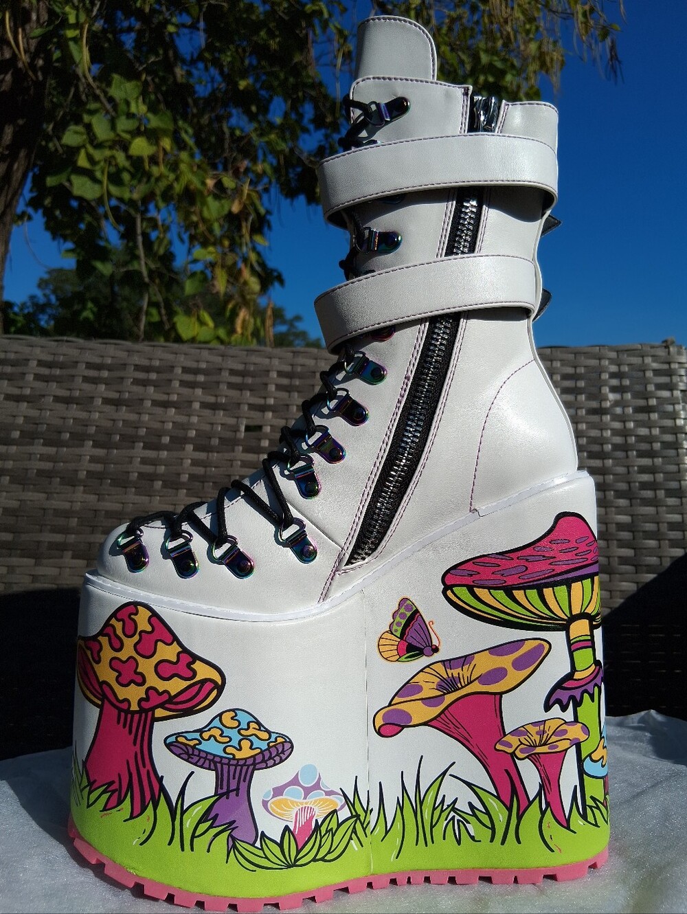 CURRENT MOOD® Psychedelic Fairytale Double Stack Traitor Boots in White | Size 9 - Picture 10 of 11